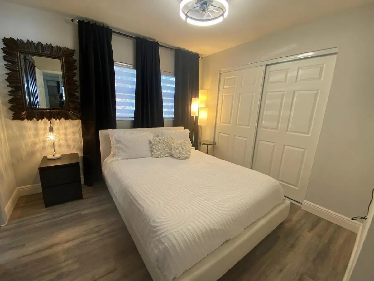 Remodeled Home In Up And Coming Tampa Neighborhood 別荘