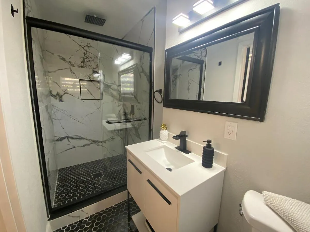 別荘 Remodeled Home In Up And Coming Tampa Neighborhood